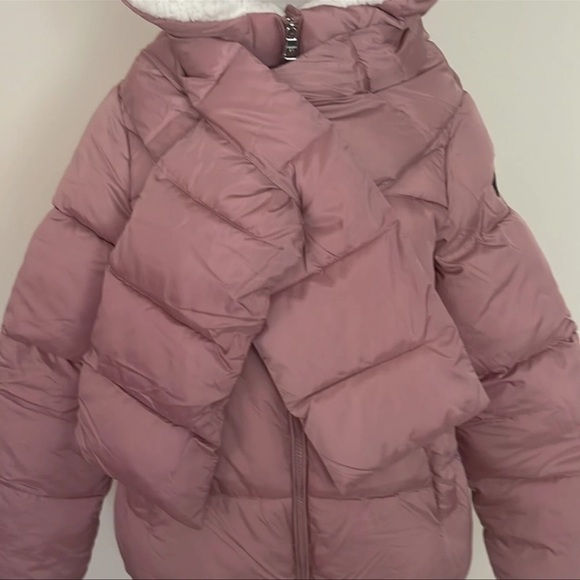 (NWT) Madden Girl Women’s Hooded Puffer w/ Detachable Scarf in Dusty Pink, Small - Picture 11 of 15